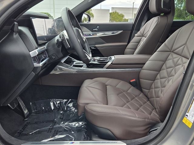 2023 BMW 7 Series 740i