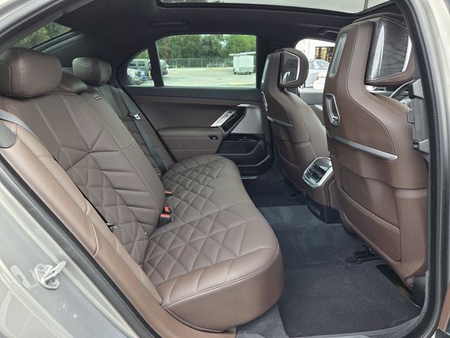 2023 BMW 7 Series 740i