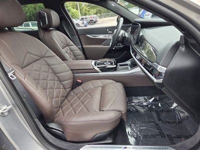 2023 BMW 7 Series 740i