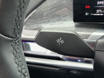 2023 BMW 7 Series 740i