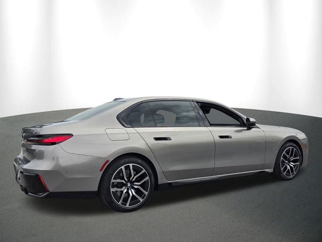 2023 BMW 7 Series 740i