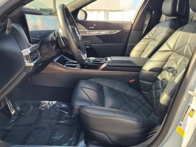 2023 BMW 7 Series 740i