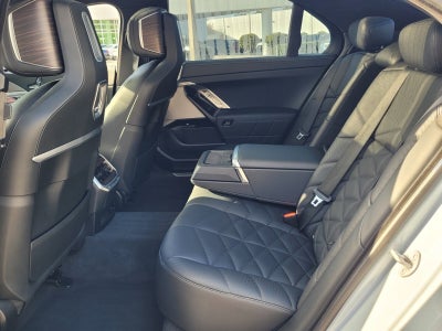 2023 BMW 7 Series 740i