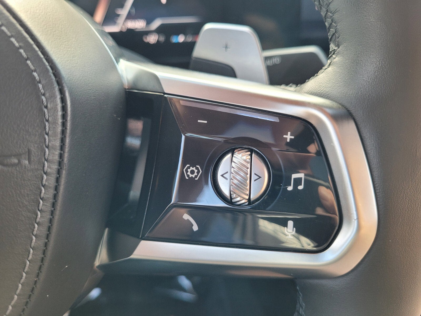 2023 BMW 7 Series 740i