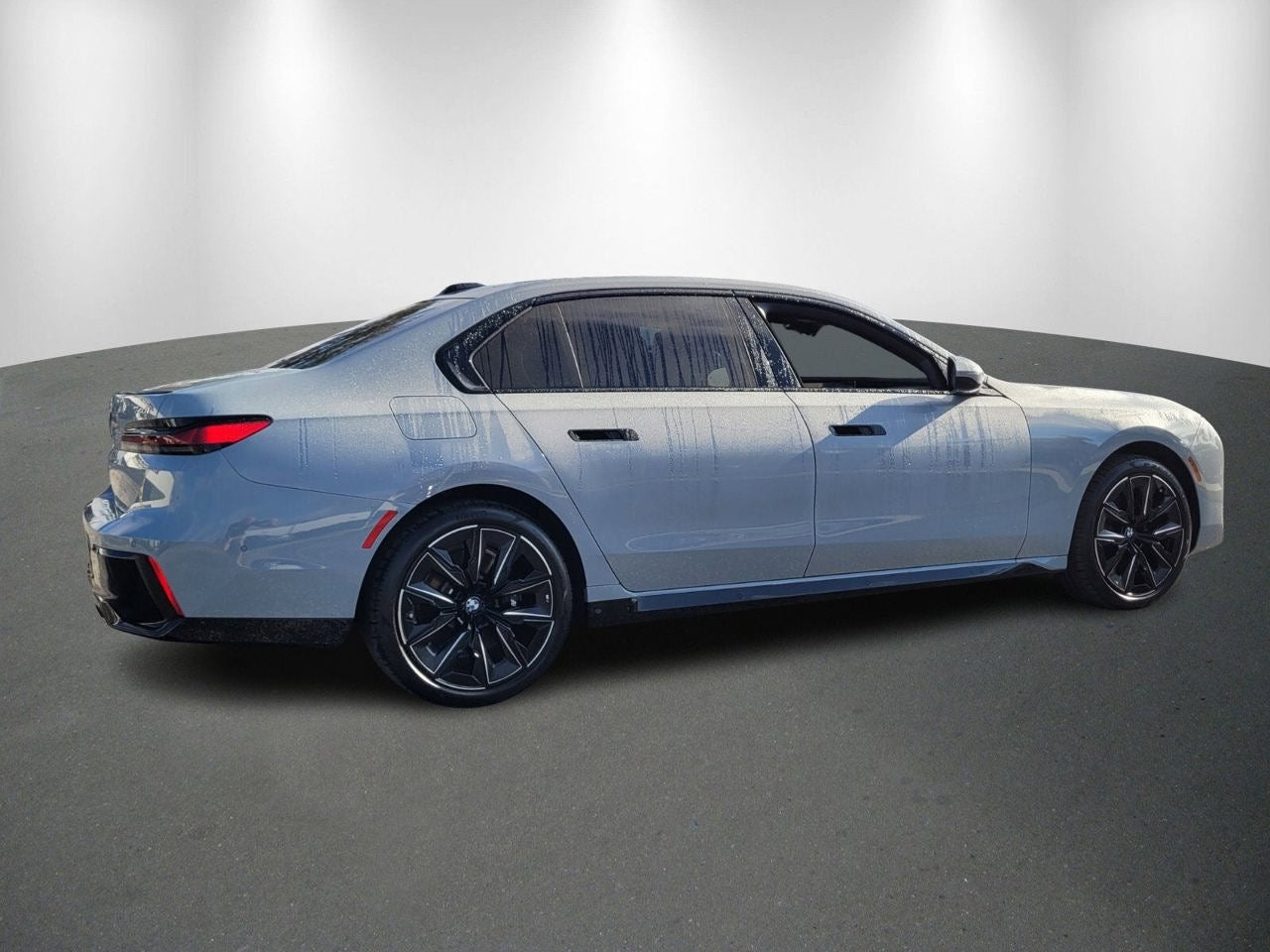 2023 BMW 7 Series 740i