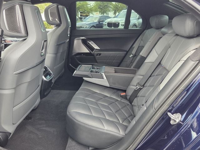 2023 BMW 7 Series 740i
