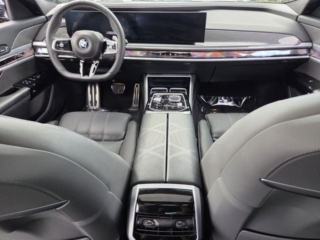 2023 BMW 7 Series 740i