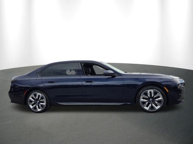 2023 BMW 7 Series 740i