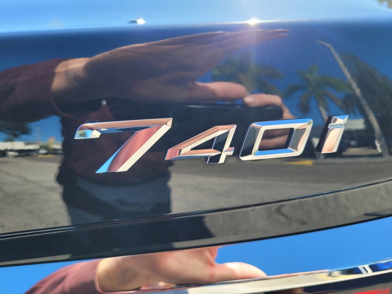 2023 BMW 7 Series 740i