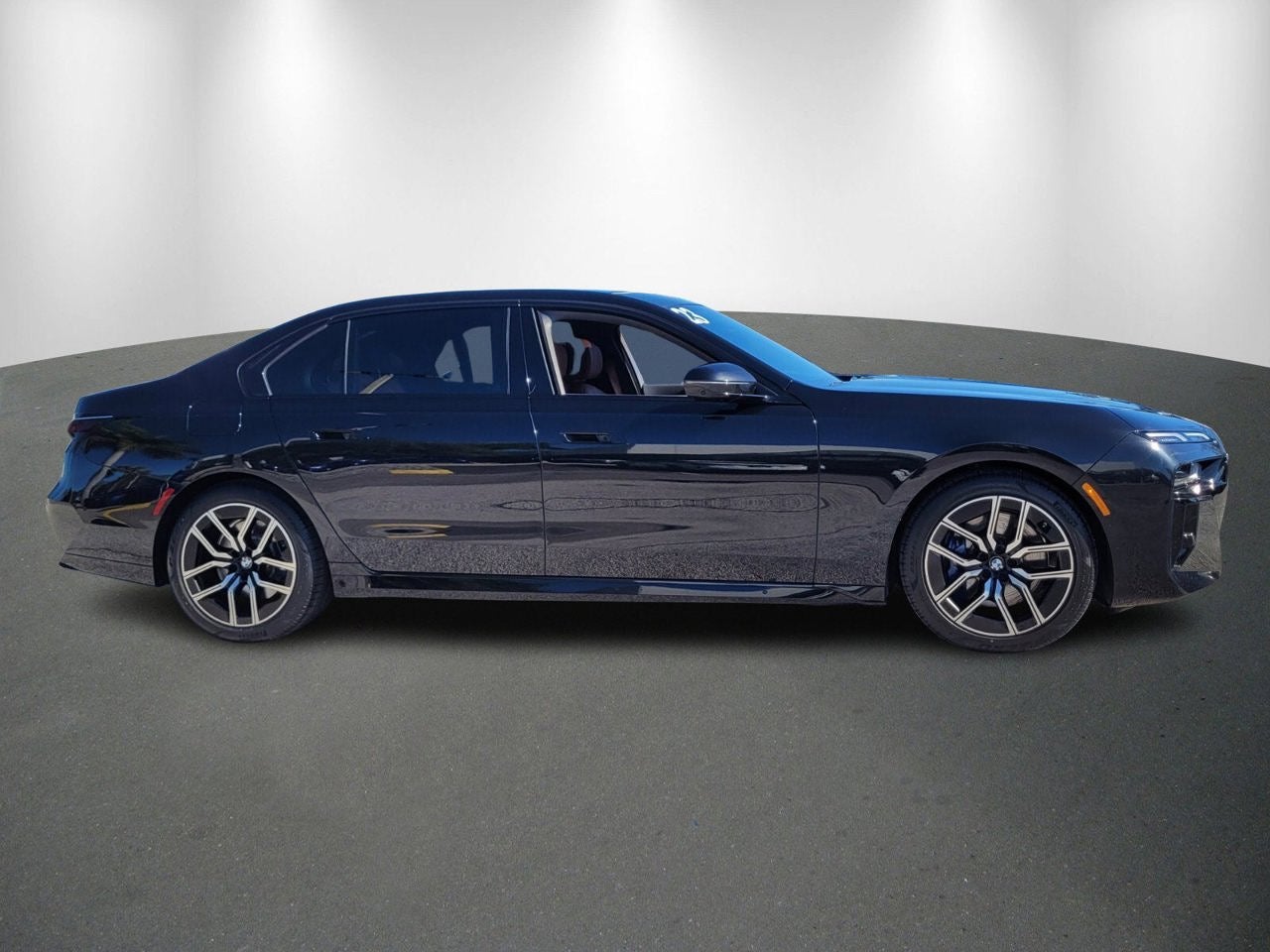 2023 BMW 7 Series 740i