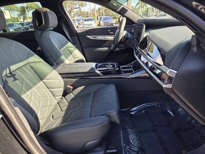 2024 BMW 7 Series 760i xDrive