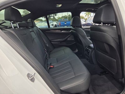 2023 BMW 5 Series 530i
