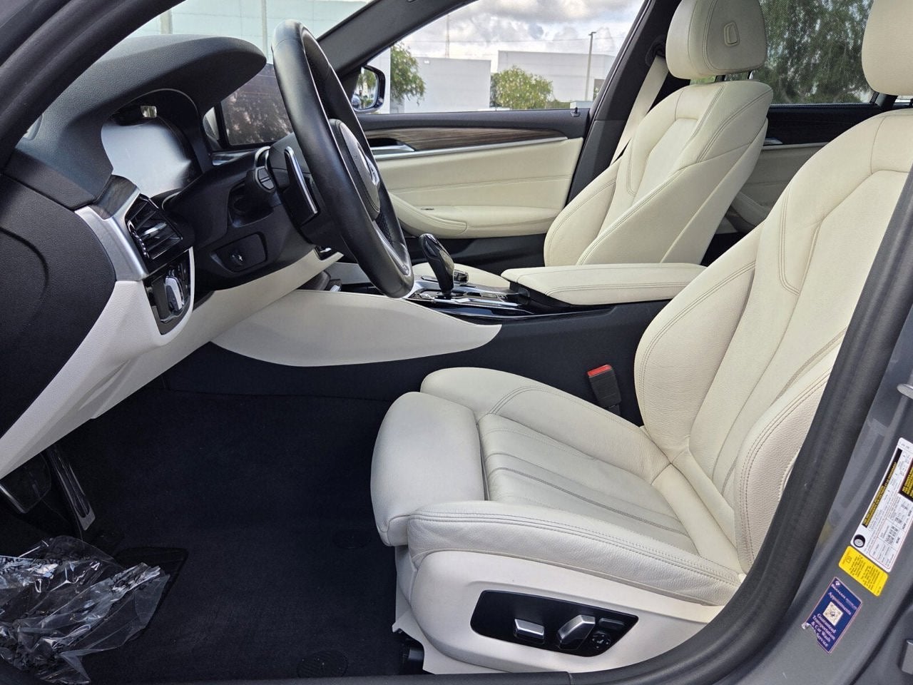 2023 BMW 5 Series 530i