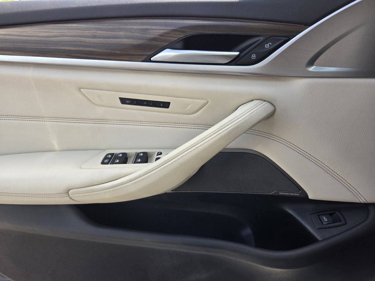 2023 BMW 5 Series 530i