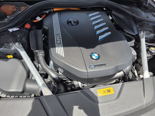 2022 BMW 7 Series 745e xDrive