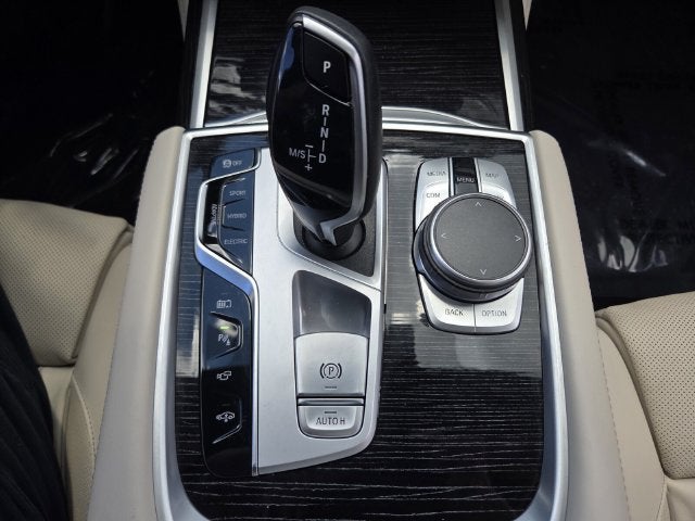 2022 BMW 7 Series 745e xDrive