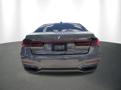 2022 BMW 7 Series 745e xDrive