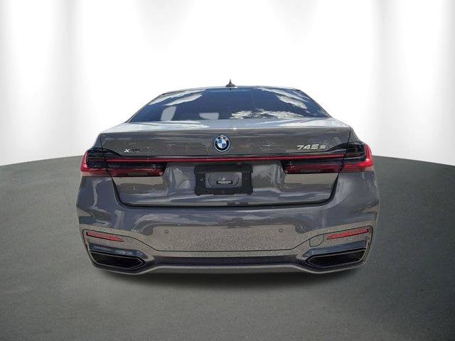 2022 BMW 7 Series 745e xDrive