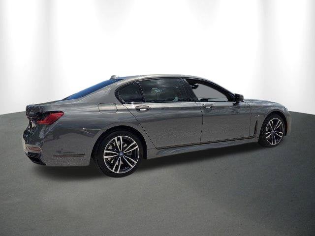 2022 BMW 7 Series 745e xDrive