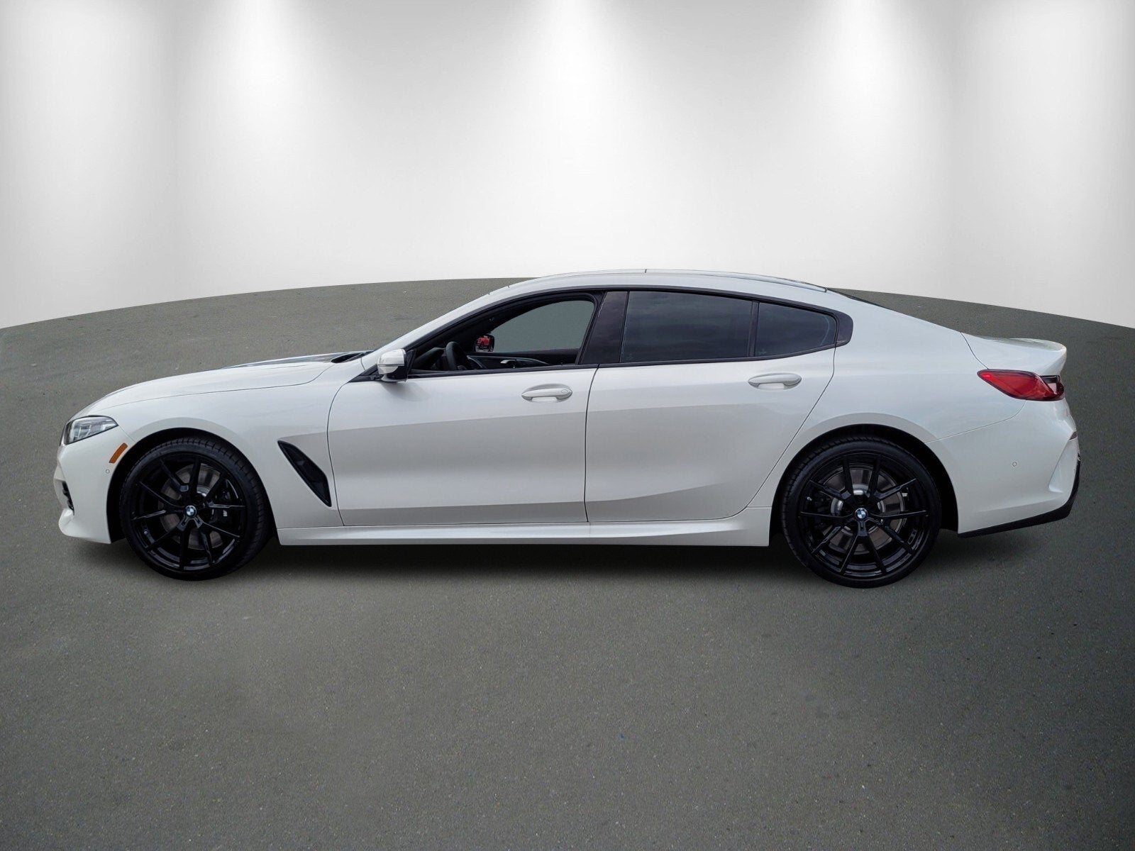 2026 BMW 8 Series 840i