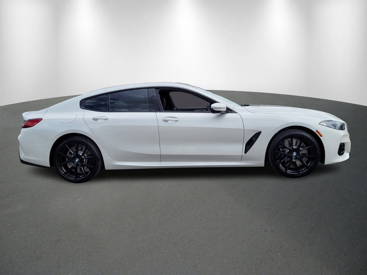 2026 BMW 8 Series 840i