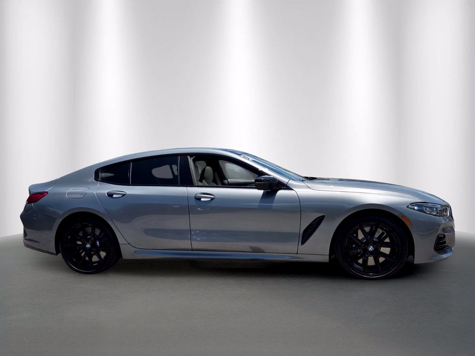 2026 BMW 8 Series M850i
