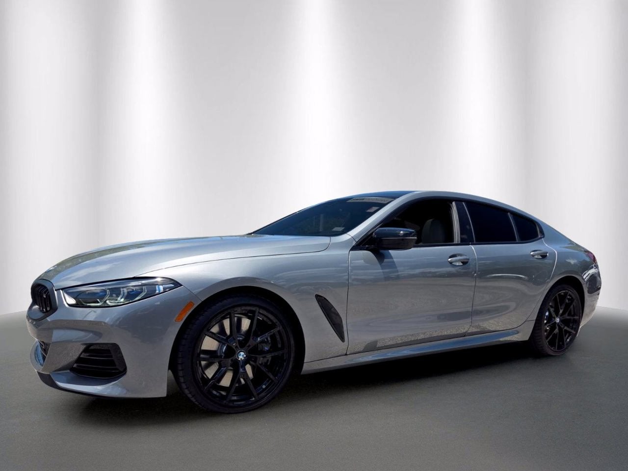 2026 BMW 8 Series M850i