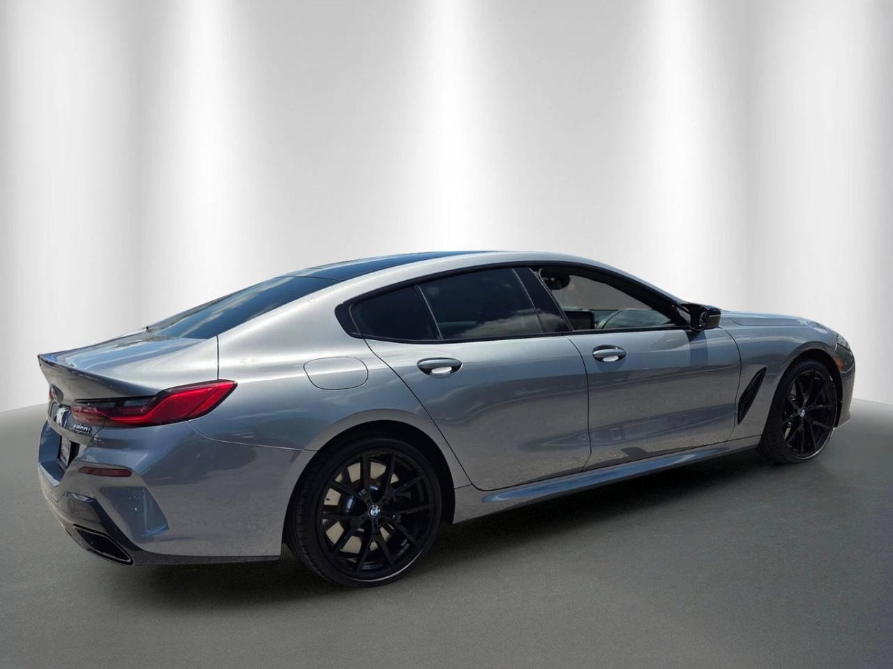 2026 BMW 8 Series M850i