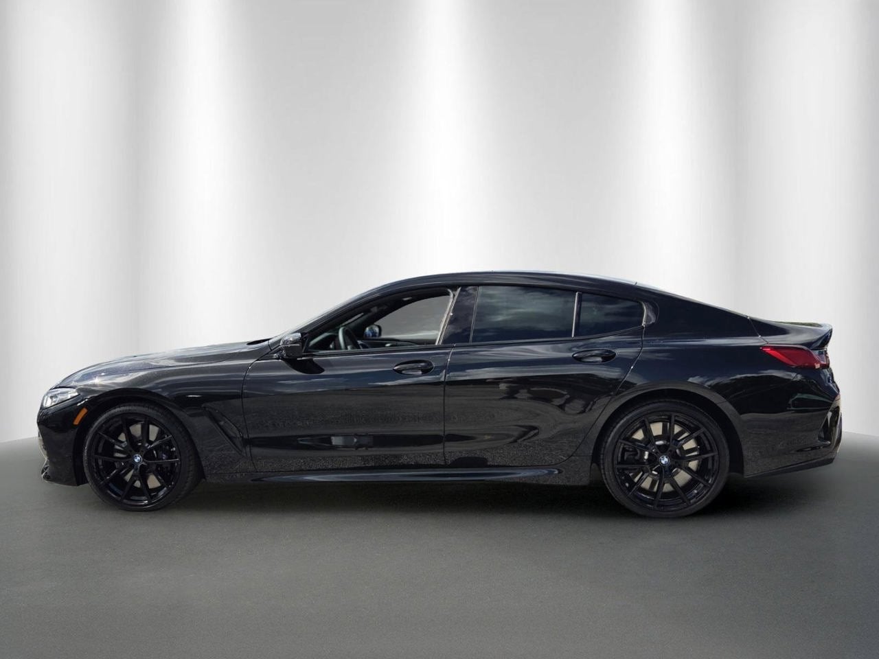 2026 BMW 8 Series M850i
