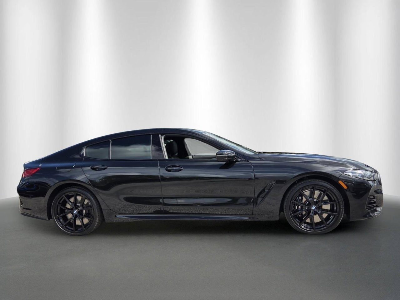 2026 BMW 8 Series M850i