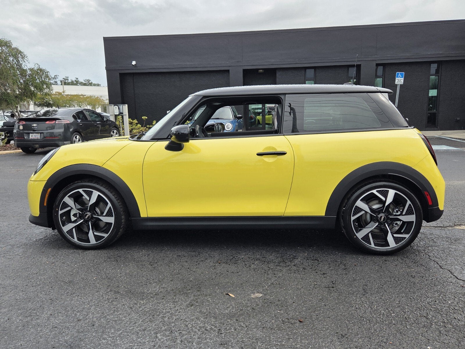 2026 MINI 2 DOOR Cooper Oxford Edition