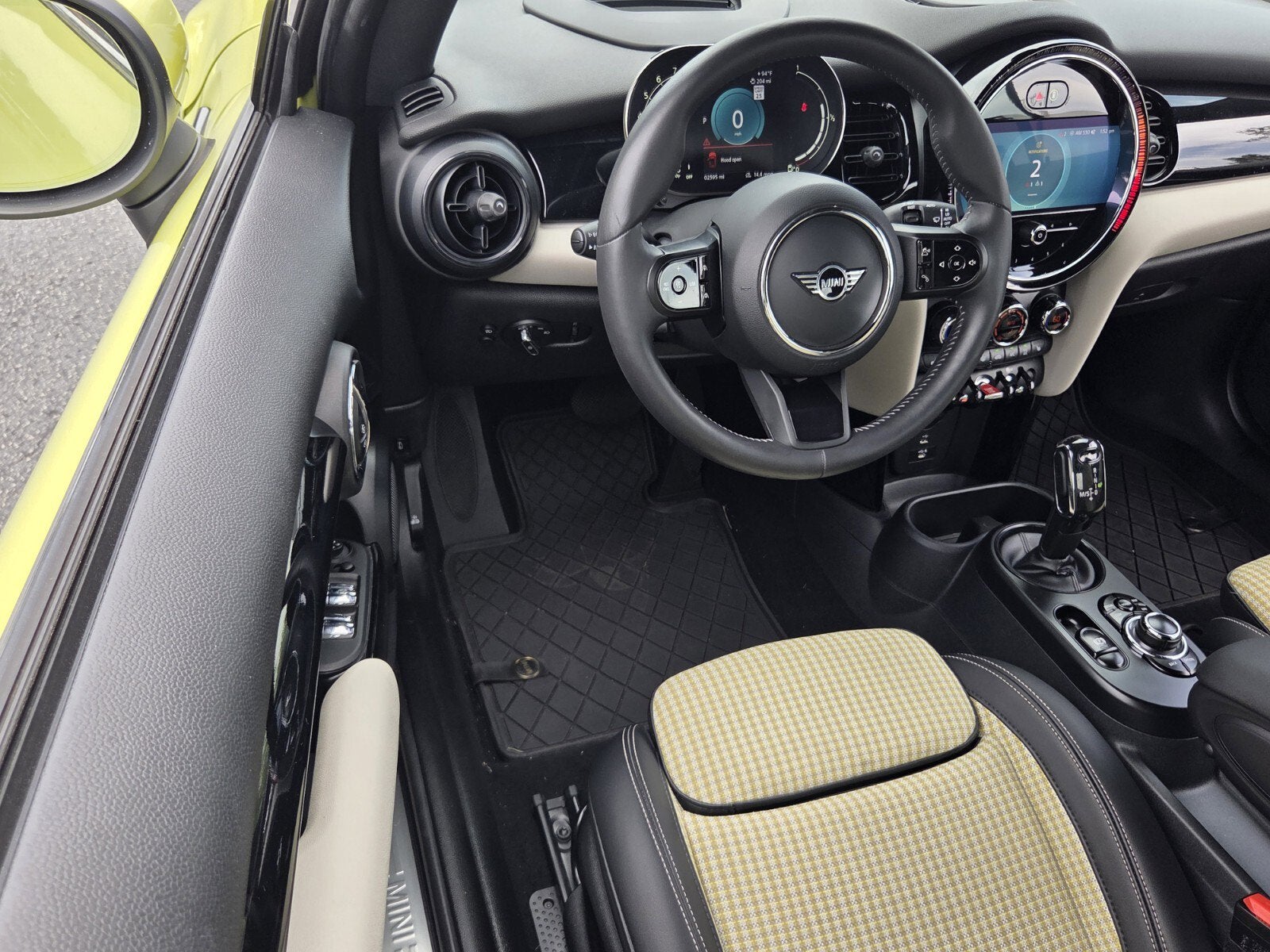 2022 MINI CONVERTIBLE ICONIC