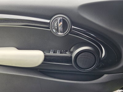2022 MINI CONVERTIBLE ICONIC