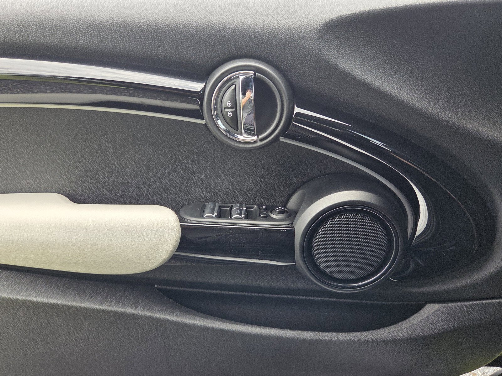 2022 MINI CONVERTIBLE ICONIC