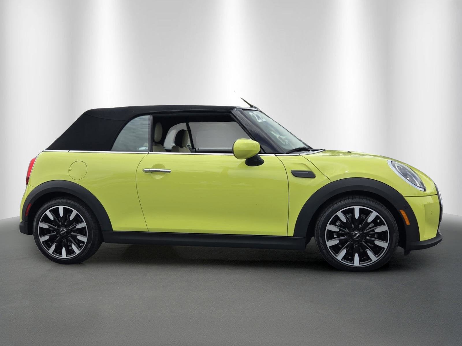 2022 MINI CONVERTIBLE ICONIC