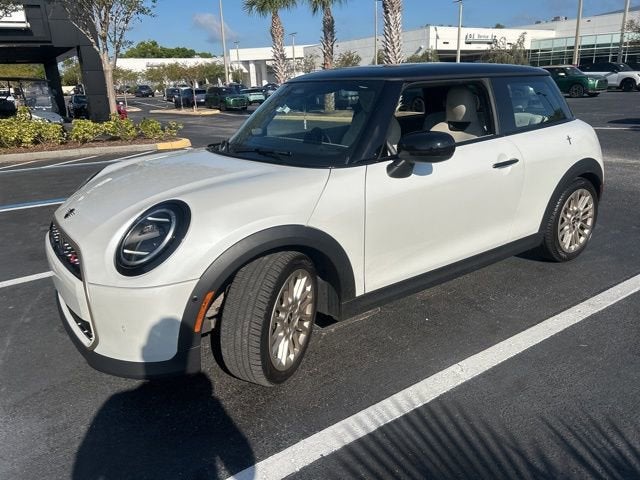 2025 MINI HARDTOP 2 DOOR Signature Plus