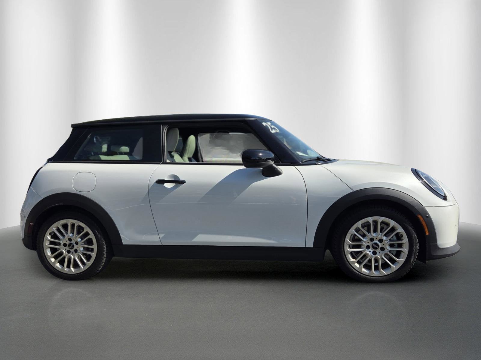 2025 MINI Hardtop 2 Door Signature Plus