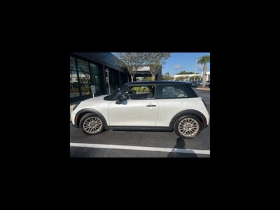 2025 MINI HARDTOP 2 DOOR Signature Plus