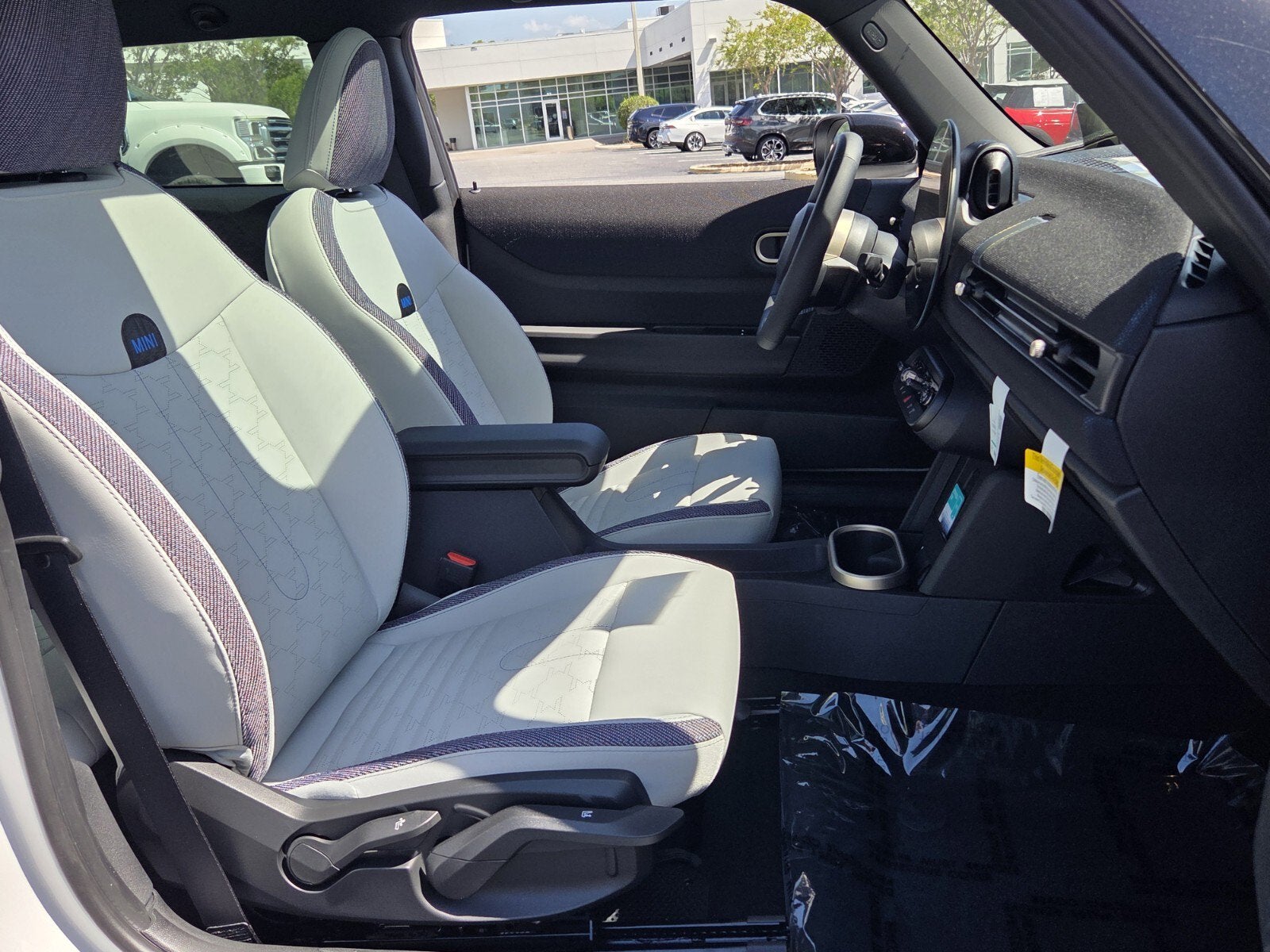 2026 MINI 2 DOOR SIGNATURE PLUS