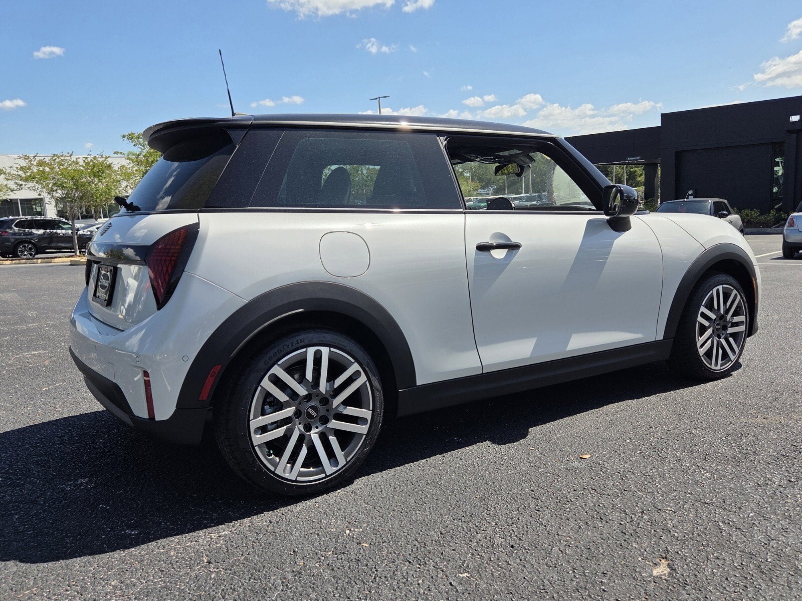 2026 MINI 2 DOOR SIGNATURE PLUS