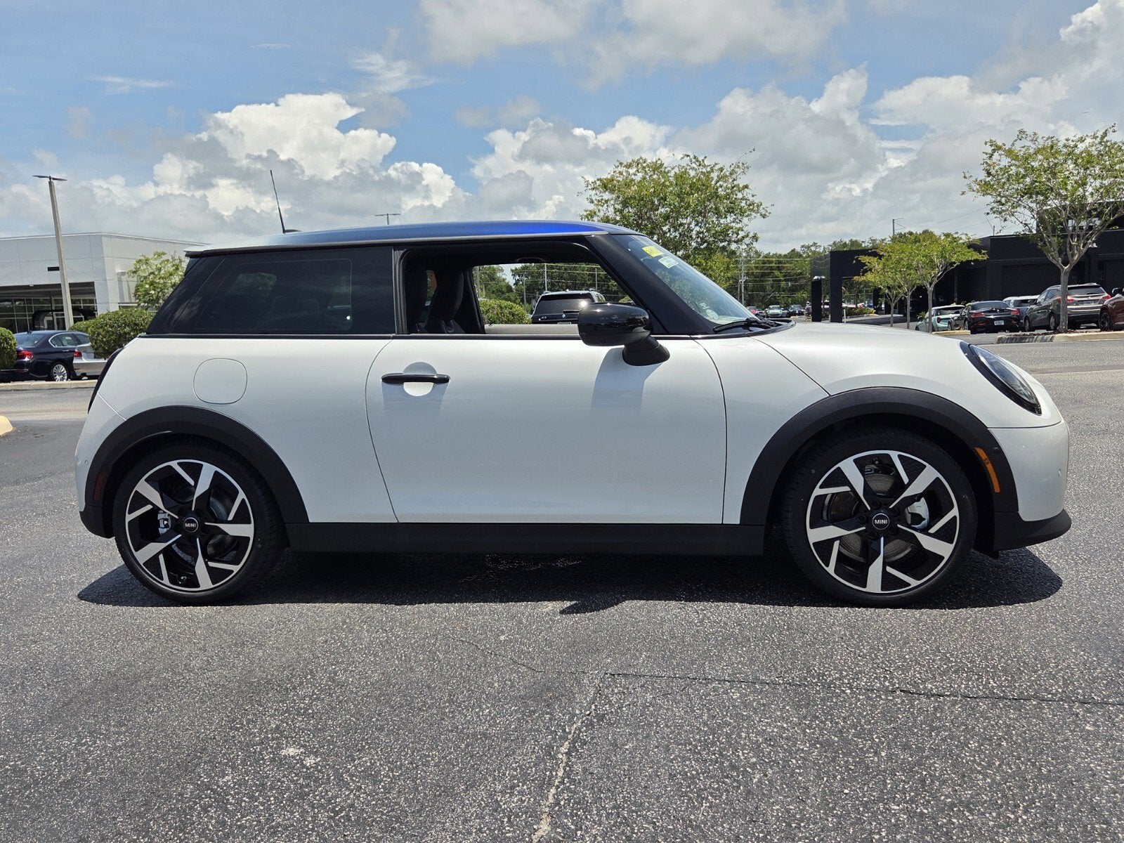 2026 MINI 2 DOOR ICONIC