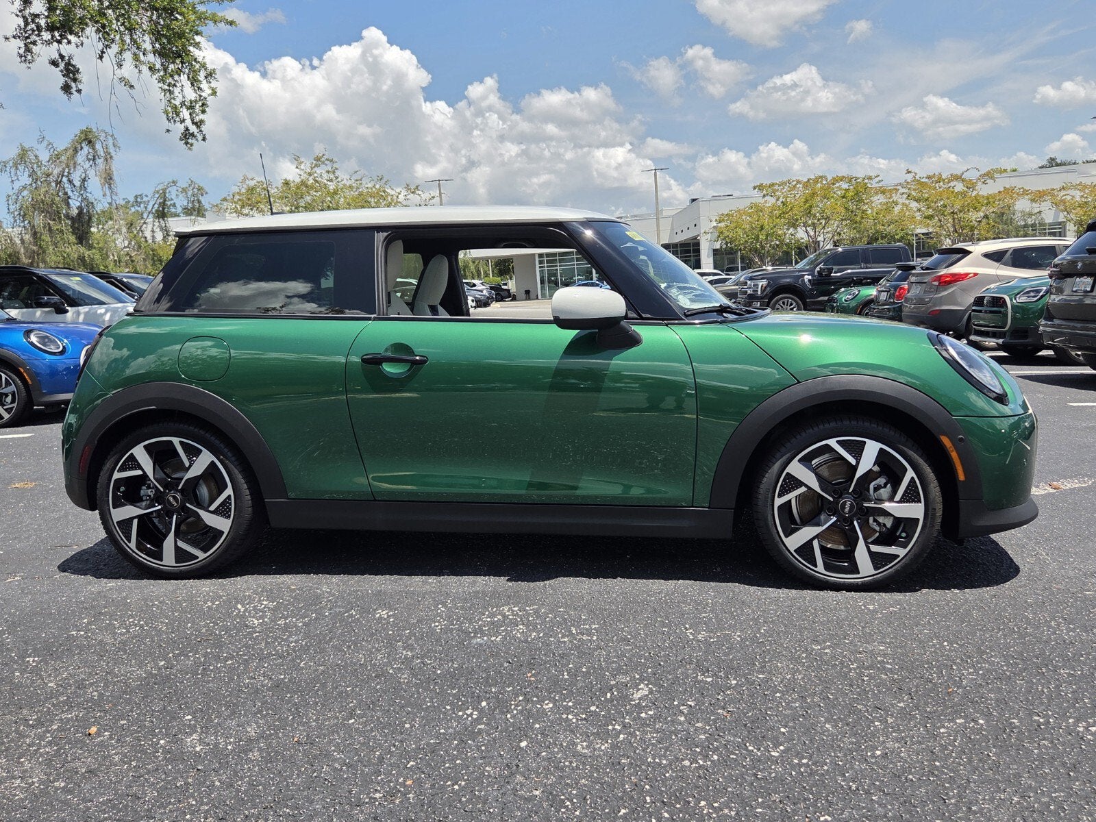 2026 MINI 2 DOOR SIGNATURE PLUS