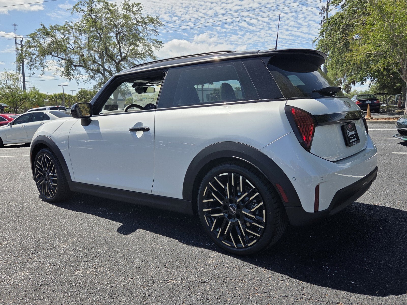 2026 MINI 2 DOOR ICONIC