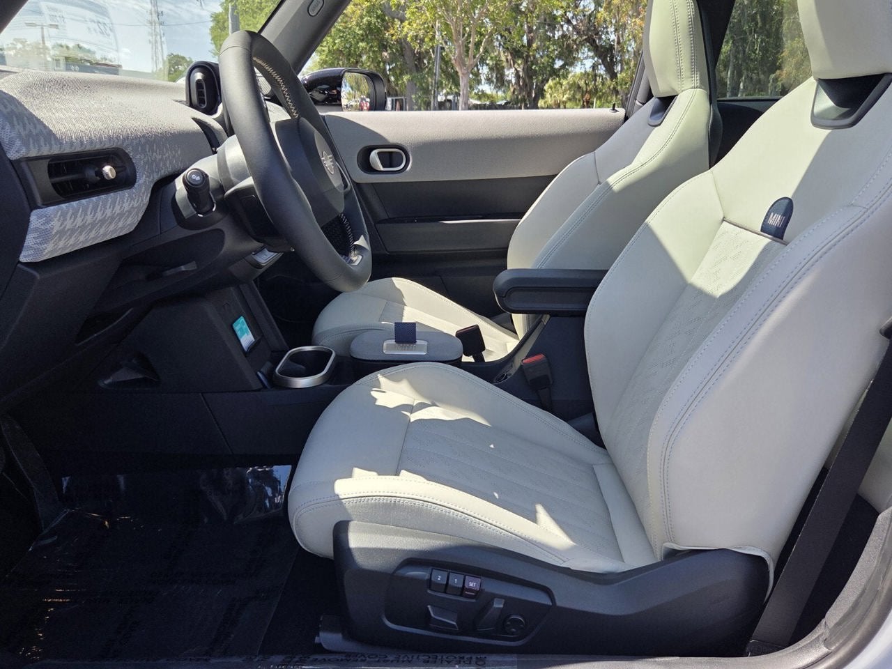 2026 MINI 2 DOOR ICONIC