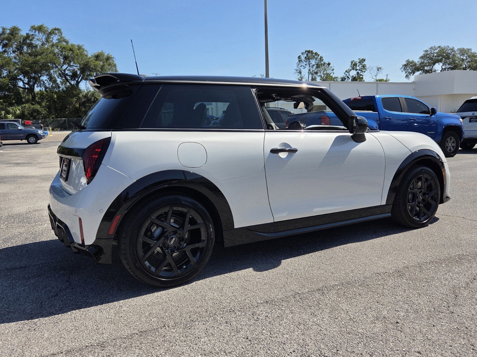 2026 MINI 2 DOOR ICONIC