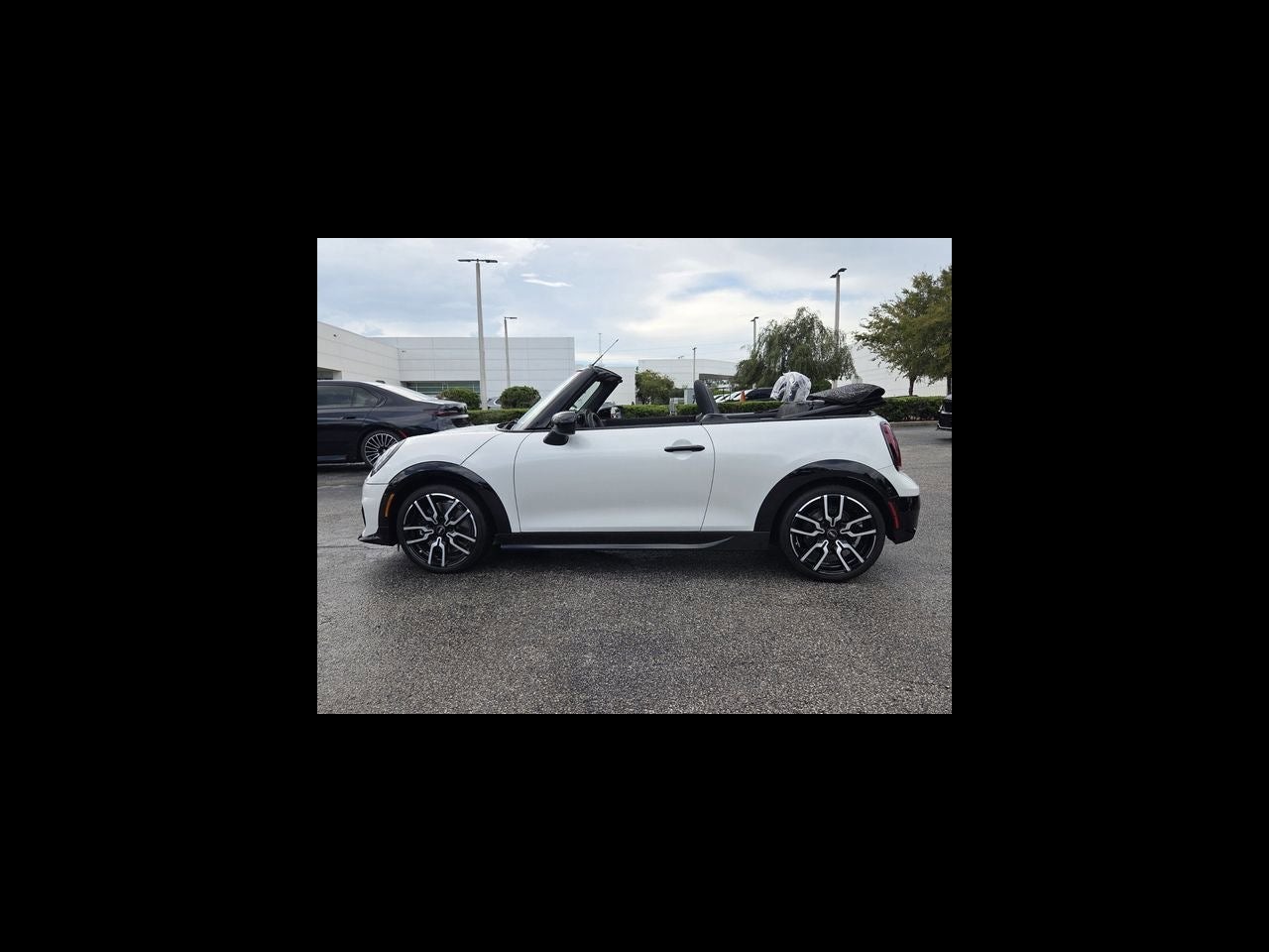 2026 MINI CONVERTIBLE ICONIC