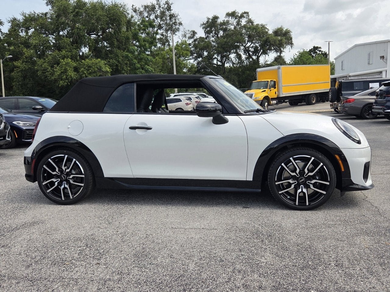 2026 MINI CONVERTIBLE ICONIC