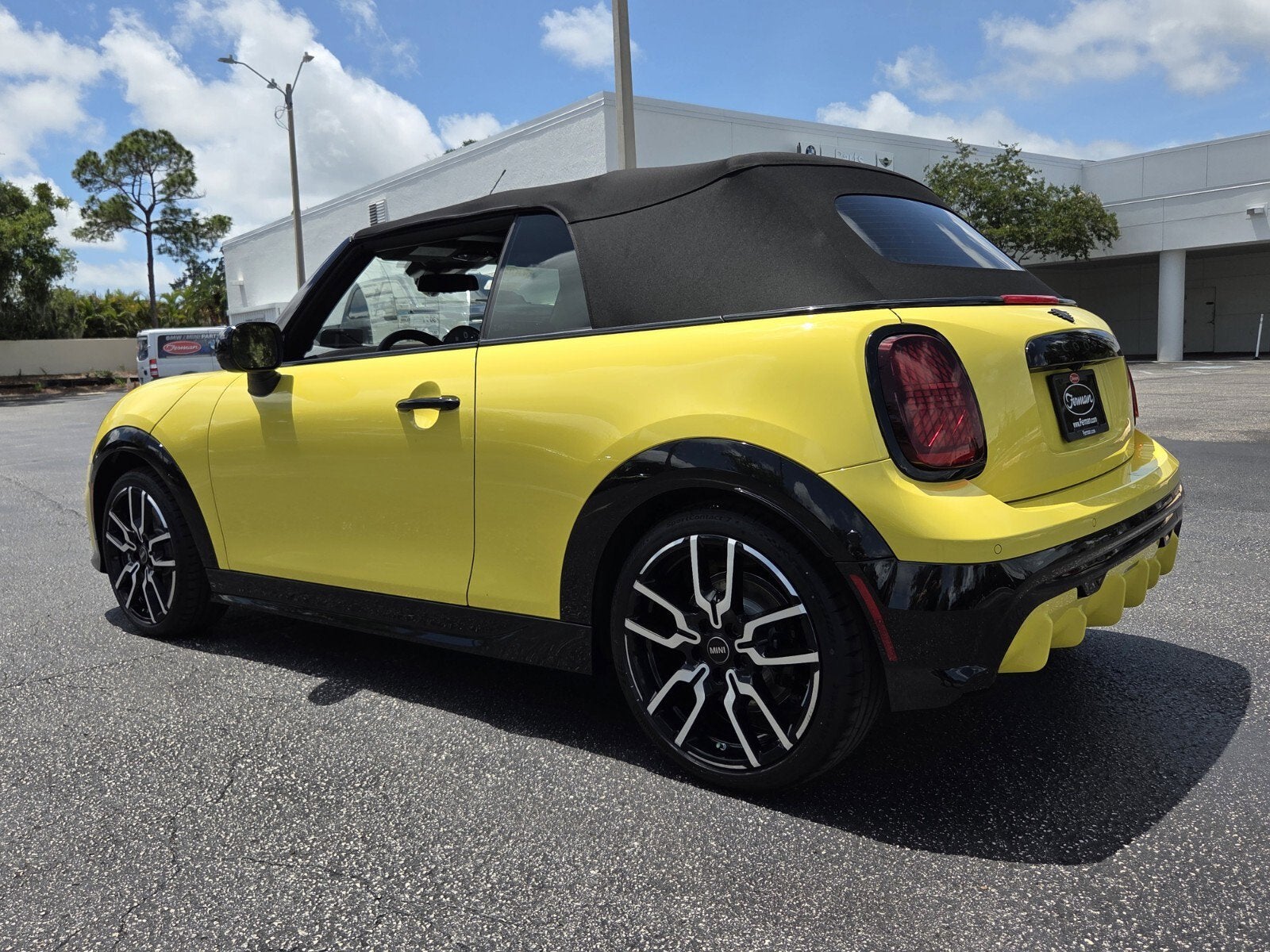 2026 MINI CONVERTIBLE ICONIC