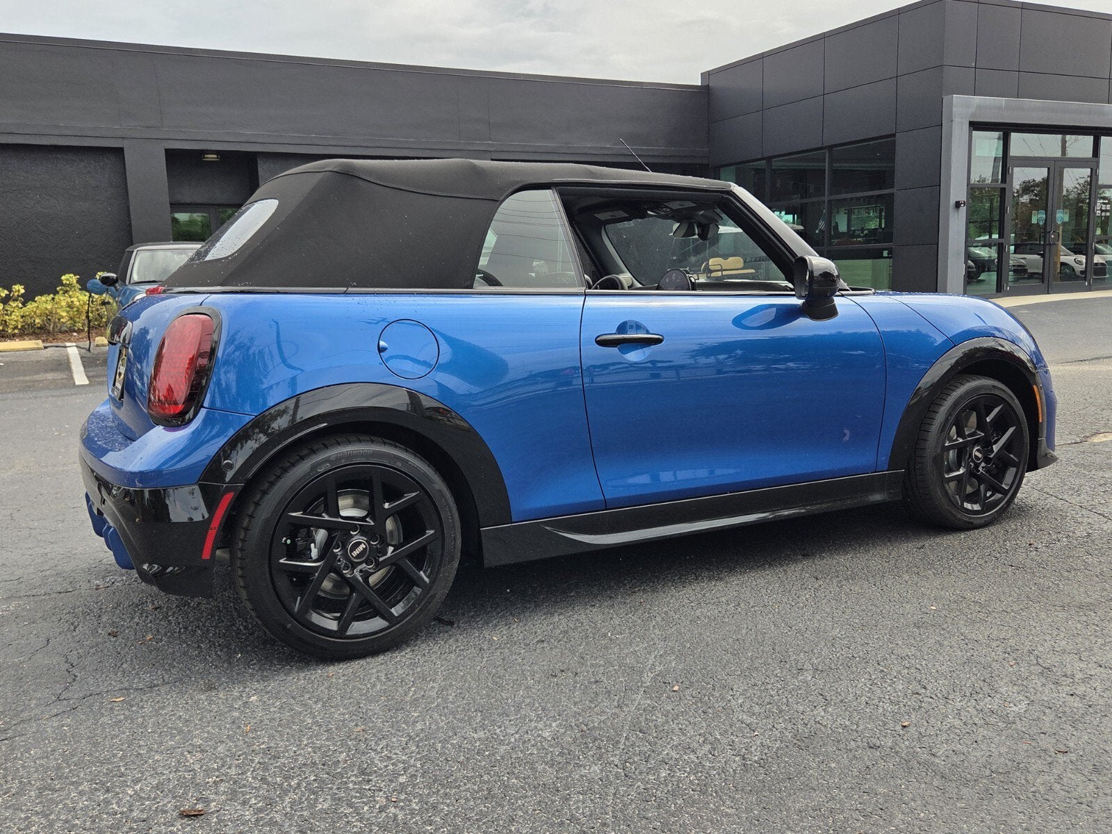 2026 MINI CONVERTIBLE ICONIC