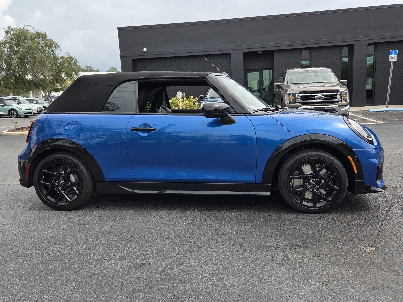 2026 MINI CONVERTIBLE ICONIC
